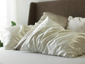 
                  
                    2-Piece Set Pure Silk Pillowcases
                  
                