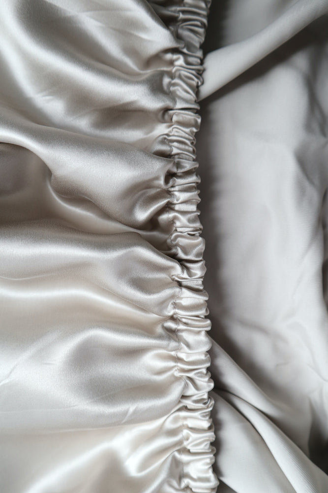 100% Mulberry Silk Fitted Sheet In Champagne